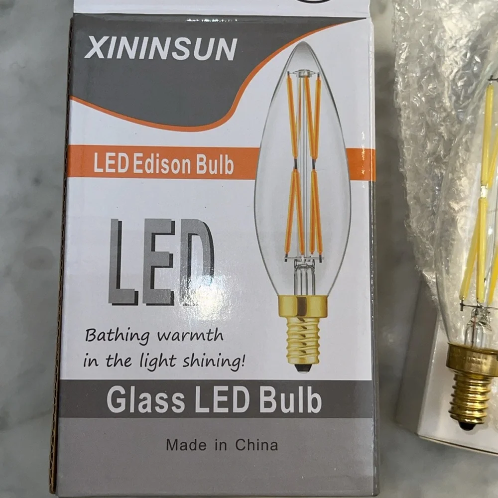 Xininsun 4 pack C35 glass led bulbs 8W clear 4000k